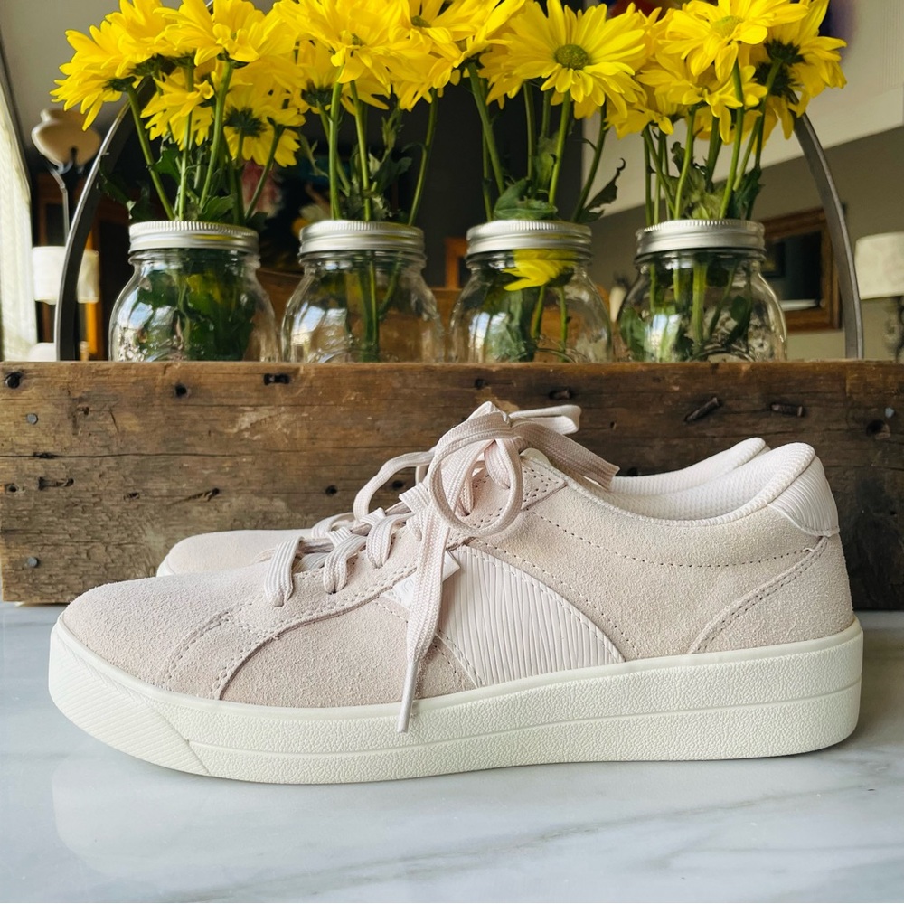 Ryka•NWOB•8•Suede Viv Classic Sneakers•Sand Beige•Lace-Up Closure•Padded Collar🌼 - Picture 5 of 16
